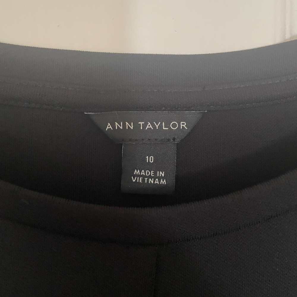 🖤 Classic Black Long Sleeve Dress 🖤 - Picture 3 of 5